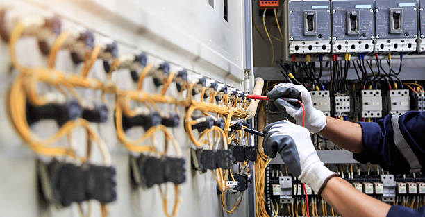 Professional Electrician technician working in Rumson, NJ